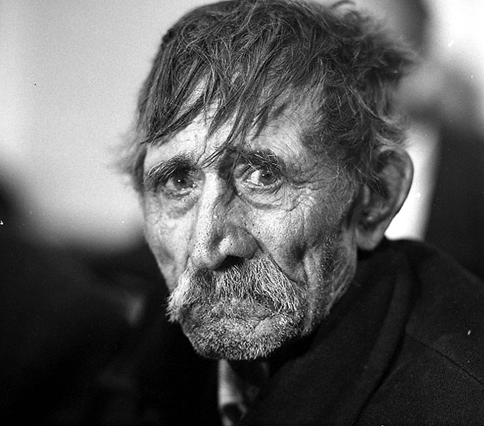 Film se v kinech promítal půl roku, pak jej zakázali.
