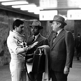 Námět filmu Zítra vstanu a opařím se čajem vychází z vědeckofantastické povídky Josefa Nesvadby.