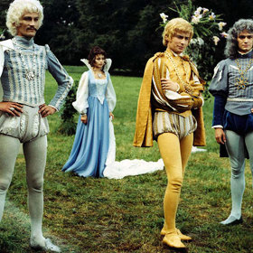 Na kostýmy se muselo opatrně. Rozpočet byl velmi napnutý.