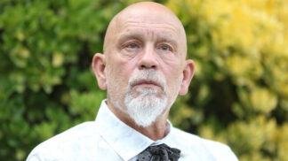 Oslavenec John Malkovich: Na plátně muž mnoha tváří. V soukromí hrdina, který zachraňuje životy