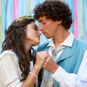 Čertí brko: Poradí si nezkušený čert s vychytralými obyvateli hříšného městečka?