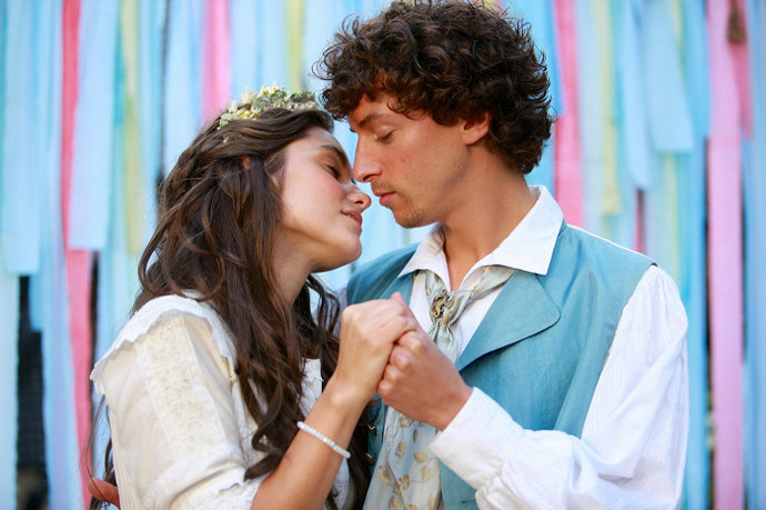 Čertí brko: Poradí si nezkušený čert s vychytralými obyvateli hříšného městečka?
