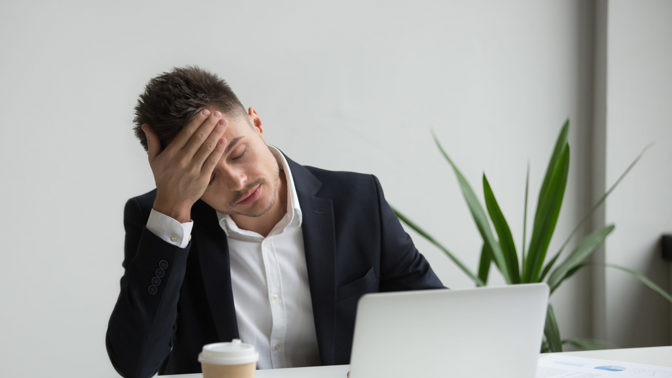 Dalibor (42): Manželka se zbláznila, vzala si půjčky na dárky a myslela, že to nezjistím