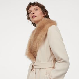 Kabát s umělou kožešinou, 1799 Kč.