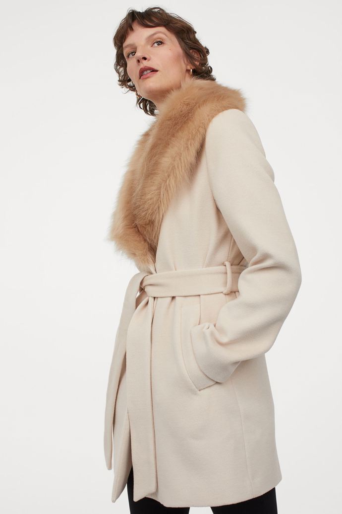 Kabát s umělou kožešinou, 1799 Kč.