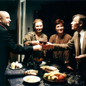 Knoflíkáři: Šest povídek o prokletí, nevěře, podivných úchylkách, zázraku i odpuštění.
