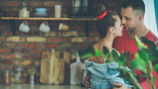 Petra (23): Dělali jsme s přítelem mojí mámy vaječňák, nečekaně se to zvrtlo. Teď se stydím