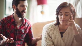 Pavel (45): Nesnáším Vánoce. Tchyně je u nás, manželka z ní šílí a do konce roku není klid