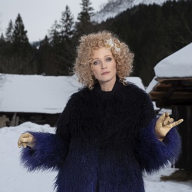 Aňa Geislerová (Proxima z pohádky O vánoční hvězdě) si přeje aspoň trochu bezstarostnosti, klidu a bezpečí na Vánoce. A hlavně – aby si dal covid pohov!