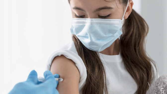 Očkování proti koronaviru: Jak dlouho vydrží imunita a další odpovědi na palčivé otázky