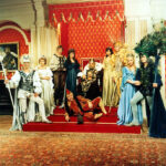 Slunečník měl korunu vyrobenou z dikobrazích bodlin.