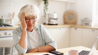 Hana (66): Po roce jsme syna požádali, aby nám přispíval na bydlení. Se zlou jsme se potázali