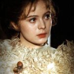 Tři oříšky pro Popelku: Notoricky známý příběh o skromné dívce, která si nakonec získá srdce prince, je patrně nejslavnější česká pohádka. 