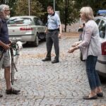 Eliška Balzerová si v komedii Teorie tygra střihla Olgu, která hlavního hrdinu "vyžene" na cestu. Olga se domnívá, že za štěstím každého muže stojí jeho žena. Proto tomu svému organizuje úplně všechno.