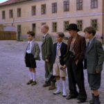 Karel Poláček se při psaní románu Bylo nás pět inspiroval vlastním dětstvím. 