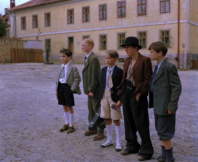 Karel Poláček se při psaní románu Bylo nás pět inspiroval vlastním dětstvím. 