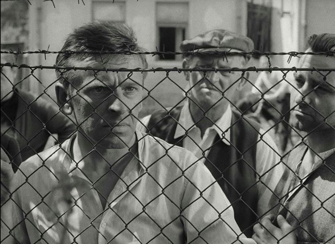 Chybělo málo a Obchod na korze by si Oscara domů neodnesl. Komunistům se totiž nelíbilo, že by socialistickou práci chválil třídní nepřítel.