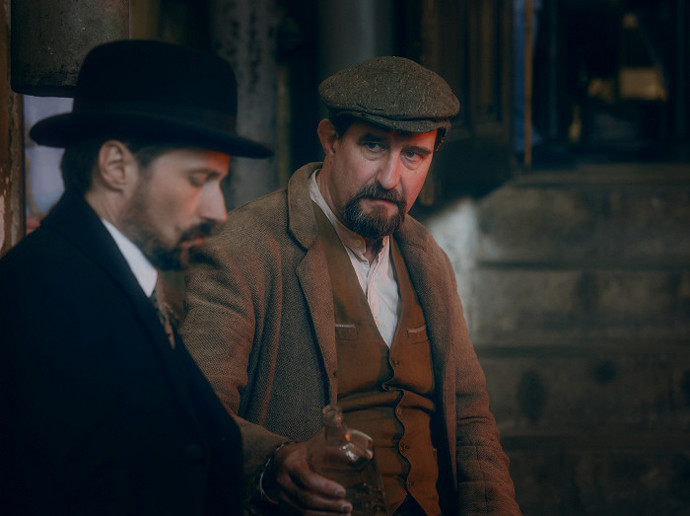 Po náročném dni přijde kapka alkoholu vhod.