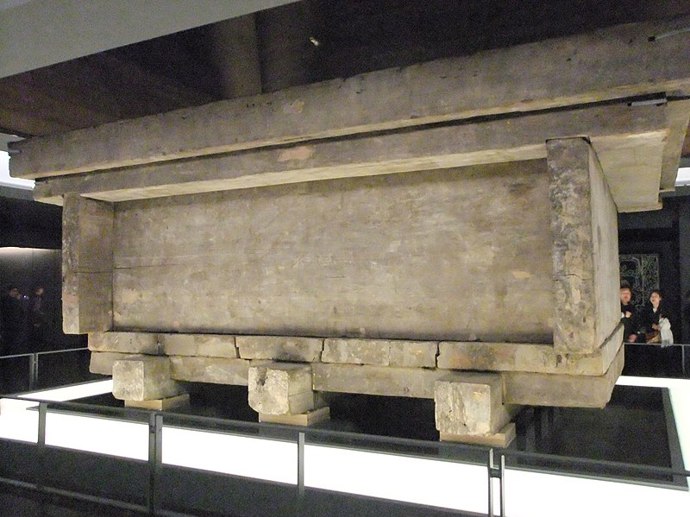 Její hrobka byla objevena v roce 1971 během kopání protileteckého krytu.