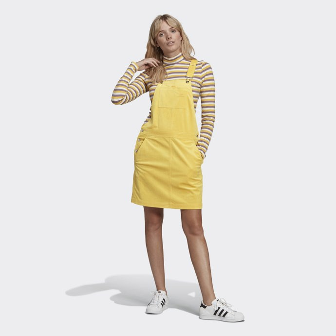 Troufnete si na celožlutý outfit?