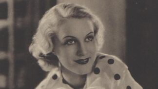 Adina Mandlová byla o devět let mladší než Hudo Haas a v době, kdy se poznali, o herecké kariéře ještě ani nesnila