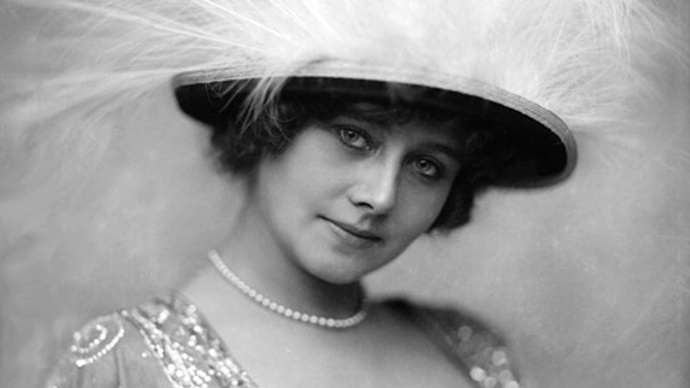 Andula Sedláčková, hvězda němého filmu, se narodila o třináct let dřív než Hugo Haas.