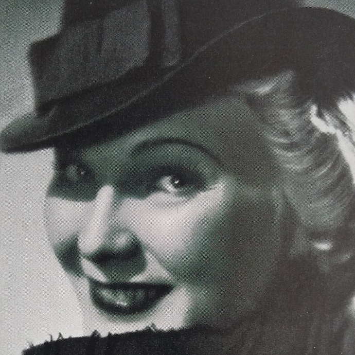 Jiřina Štěpničková patřila mezi nejkrásnější prvorepublikové herečky, a to nemohlo uniknout ani Hugu Haasovi.