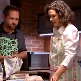 Vítek Klíma je opravdový otec rodiny. Nedělá mu problém ani pomoc v domácnosti.