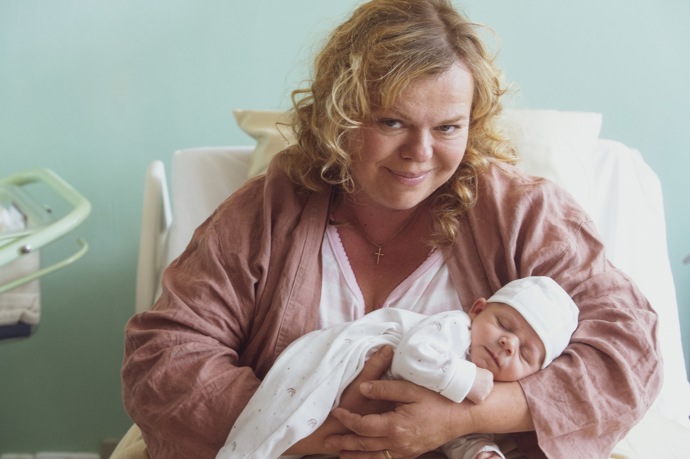 Představte si, že byste po několika letech zjistili, že vychováváte cizí dítě.