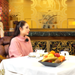 Miluška Bittnerová si do svého pořadu Na kafeečko pozvala talentovanou herečku a zpěvačku Natálii Grossovou.