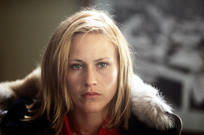 Jméno hlavní hrdinky Frankie (Frances) odkazuje na svatého Františka z Assisi, který byl prvním člověkem, u něhož se stigmata objevila.