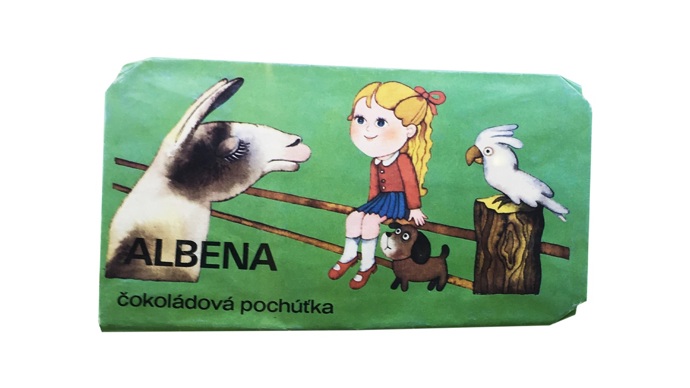 Tady je pro jistotu psáno „čokoládová pochoutka". Čokoláda musí splňovat určité parametry, čokoládová pochoutka může mít odlišné složení... 