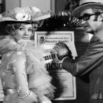 Na námětu filmu Zabil jsem Einsteina, pánové se podíleli Oldřich Lipský, Josef Nesvadba a Miloš Macourek.