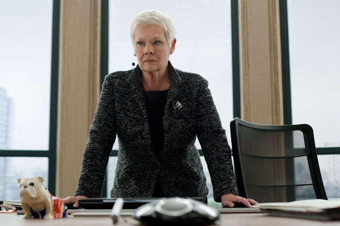 V bodovce Skyfall dostihla M, tedy Judi Dench, její pestrá minulost. A s tím jí může pomoci jen Bond, James Bond.