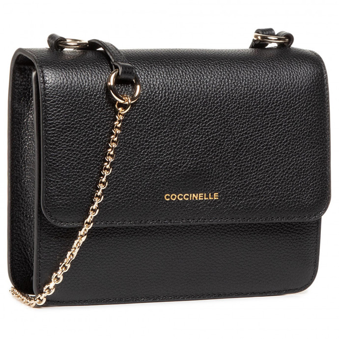 Kabelky crossbody jsou skvělé ve chvílích, kdy potřebujete mít volné ruce.
