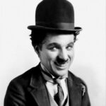 Charlie Chaplin byl nejen geniální herec, ale také režisér a autor. K filmu Moderní doba napsal dokonce i hudbu, i když pravděpodobně ne zcela sám. Při natáčení tohoto snímku se sblížil se svoji budoucí manželkou Paulette Goddardovou. I když manželství nevydrželo, film Moderní doba je aktuální dodnes...