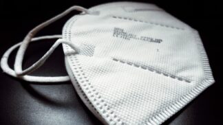 KN95 není FFP2: Jak nenaletět při koupi respirátoru a jak s ním zacházet, aby vydržel co nejdéle