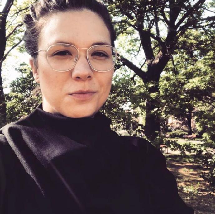 Eva Hacurová je krásná žena. V Ulici ji známe jako Alici, která si dokáže s lecčím poradit.