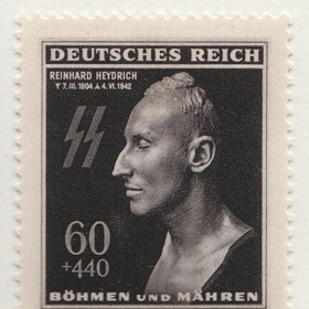 Oba pak zemřeli. Otec po atentátu, syn pod koly auta.
