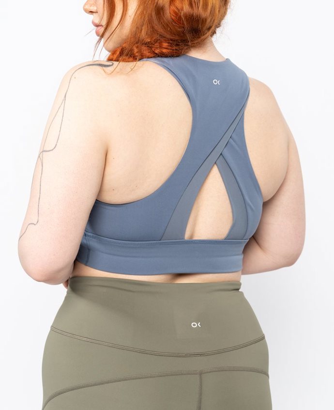 Vybírejte podle svého typu prsou i postavy.
