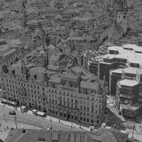 Původně měla stát Kotva blíž Jindřišské věži, ale tam by byla výstavba ještě složitější a trvala by o poznání déle.