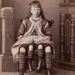 Myrtle Corbinová se dožila 59 let a rodina nechala rakev zajistit proti krádeži nejlepším možným způsobem – zalitím betonem. O tělo totiž měli zájem nejen lékaři, ale i sběratelé kuriozit.