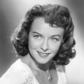 S Paulette Goddard se Chaplin sblížil při natáčení snímku Moderní doba. Nechali se tajně oddat na cestě po Dálném východě, ale ani tohle manželství slavnému herci nevydrželo dlouho…