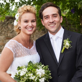 Trvalo dlouho, než se tihle dva dali dohromady. I když od jejich prvního setkání bylo jasné, že by se k sobě hodili, museli si projít i jinými vztahy. A pak došlo k tomu, k čemu zkrátka dojít muselo. David s Terezou si konečně přiznali, že jsou určení jeden pro druhého, a slavila se svatba, kterou jim všichni přáli. Po svatbě ale ze seriálu odešli – David dostal práci v cizině a Tereza šla samozřejmě s ním.