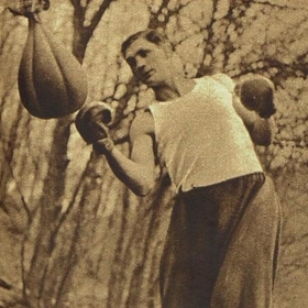 Vilda Jakš se vyučil čalouníkem, pak začal s boxem a z amatéra to dotáhl až na souboj o titul mistra světa. Zápas s Marcelem Thilem ale vzdal ve 14. kole.