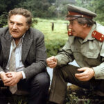 Krimi Smrt talentovaného ševce zasáhla cenzura. Šlo o scénu, v níž jdou policisté kosit trávu. Prý zostuzovala Veřejnou bezpečnost...