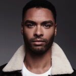 Regé-Jean Page se narodil v Londýně, dětství však strávil v Zimbabwe odkud pochází i jeho matka.