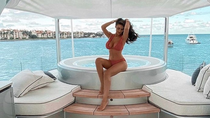 Instagramový profil Rich Kids of Internet ukazuje sladký život bohaté zlaté mládeže.