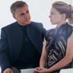 Franze Oberhausera alias Ernsta Stavra Blofelda měl ztvárnit Gary Oldman, častý představitel záporných rolí. Z časových důvodů to však nestihl, a tak ho nahradil Christoph Waltz.