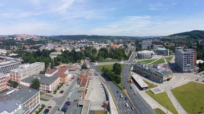 Vyfotografovat Zlín bez budov vystavěných pro účely Baťova podnikání snad ani není možné.